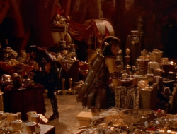 extant_XenaWarriorPrincess_1x14-AFistfulofDinars_02911