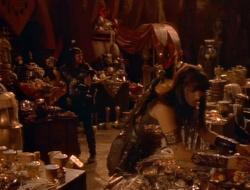 extant_XenaWarriorPrincess_1x14-AFistfulofDinars_02920