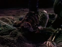 extant_XenaWarriorPrincess_1x14-AFistfulofDinars_03157
