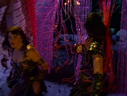 extant_XenaWarriorPrincess_1x14-AFistfulofDinars_03218