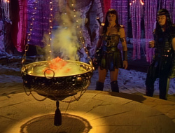 extant_XenaWarriorPrincess_1x14-AFistfulofDinars_03223