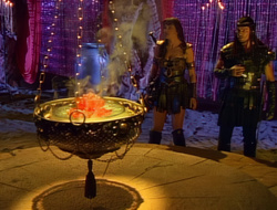 extant_XenaWarriorPrincess_1x14-AFistfulofDinars_03225