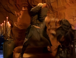 extant_XenaWarriorPrincess_1x14-AFistfulofDinars_03372