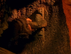 extant_XenaWarriorPrincess_1x14-AFistfulofDinars_03381
