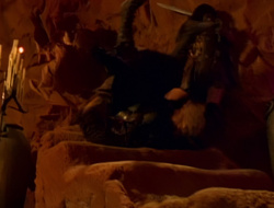 extant_XenaWarriorPrincess_1x14-AFistfulofDinars_03397