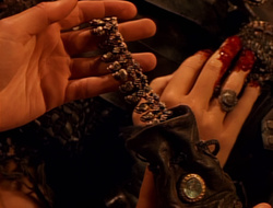 extant_XenaWarriorPrincess_1x14-AFistfulofDinars_03636