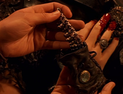 extant_XenaWarriorPrincess_1x14-AFistfulofDinars_03645