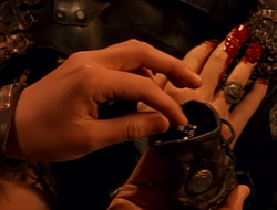 extant_XenaWarriorPrincess_1x14-AFistfulofDinars_03647
