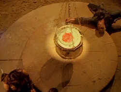 extant_XenaWarriorPrincess_1x14-AFistfulofDinars_03694