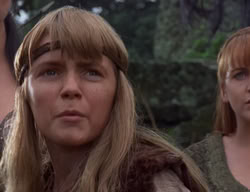 extant_XenaWarriorPrincess_2x01-OrphanOfWar_00272