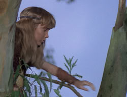 extant_XenaWarriorPrincess_2x01-OrphanOfWar_01042