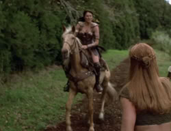 extant_XenaWarriorPrincess_2x01-OrphanOfWar_01389