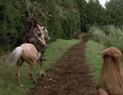 extant_XenaWarriorPrincess_2x01-OrphanOfWar_01419