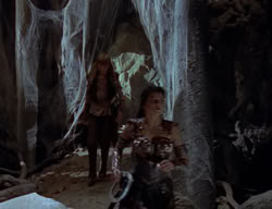 extant_XenaWarriorPrincess_2x01-OrphanOfWar_01944