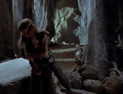 extant_XenaWarriorPrincess_2x01-OrphanOfWar_01951