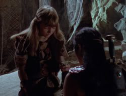 extant_XenaWarriorPrincess_2x01-OrphanOfWar_02019