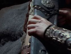 extant_XenaWarriorPrincess_2x01-OrphanOfWar_02021