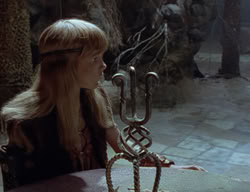 extant_XenaWarriorPrincess_2x01-OrphanOfWar_02374