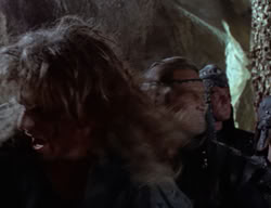 extant_XenaWarriorPrincess_2x01-OrphanOfWar_02466