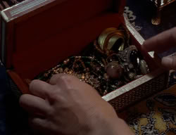 extant_XenaWarriorPrincess_2x02-RememberNothing_00937