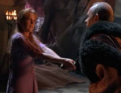 extant_XenaWarriorPrincess_2x02-RememberNothing_03443