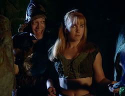 extant_XenaWarriorPrincess_2x08-TenLittleWarlords_1926