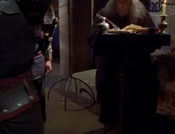 extant_XenaWarriorPrincess_2x09-ASolsticeCarol_0066