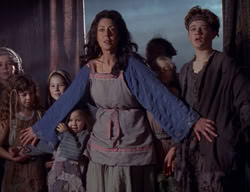 extant_XenaWarriorPrincess_2x09-ASolsticeCarol_0322