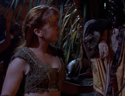 extant_XenaWarriorPrincess_2x09-ASolsticeCarol_0692