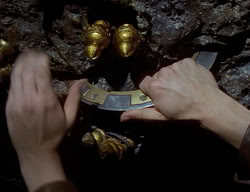 extant_XenaWarriorPrincess_2x10-TheXenaScrolls_1825