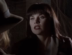 extant_XenaWarriorPrincess_2x10-TheXenaScrolls_2762