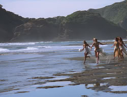 extant_XenaWarriorPrincess_2x11-HereSheComesMissAmphipolis_00127