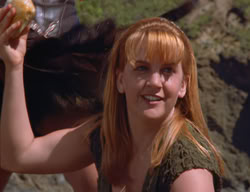 extant_XenaWarriorPrincess_2x11-HereSheComesMissAmphipolis_00176