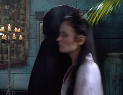 extant_XenaWarriorPrincess_2x11-HereSheComesMissAmphipolis_00528
