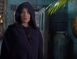 extant_XenaWarriorPrincess_2x11-HereSheComesMissAmphipolis_00537