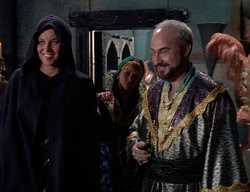 extant_XenaWarriorPrincess_2x11-HereSheComesMissAmphipolis_00560