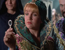 extant_XenaWarriorPrincess_2x11-HereSheComesMissAmphipolis_00568