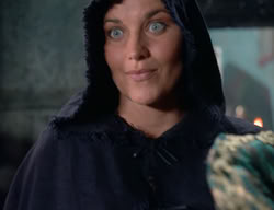 extant_XenaWarriorPrincess_2x11-HereSheComesMissAmphipolis_00574