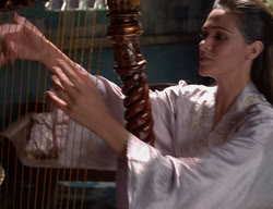 extant_XenaWarriorPrincess_2x11-HereSheComesMissAmphipolis_00585