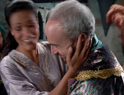 extant_XenaWarriorPrincess_2x11-HereSheComesMissAmphipolis_00628
