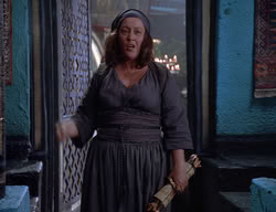 extant_XenaWarriorPrincess_2x11-HereSheComesMissAmphipolis_00691