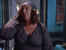 extant_XenaWarriorPrincess_2x11-HereSheComesMissAmphipolis_00721