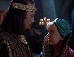 extant_XenaWarriorPrincess_2x11-HereSheComesMissAmphipolis_00815