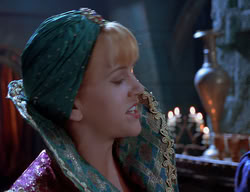 extant_XenaWarriorPrincess_2x11-HereSheComesMissAmphipolis_00828