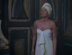 extant_XenaWarriorPrincess_2x11-HereSheComesMissAmphipolis_00977