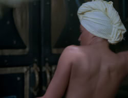 extant_XenaWarriorPrincess_2x11-HereSheComesMissAmphipolis_00990