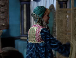 extant_XenaWarriorPrincess_2x11-HereSheComesMissAmphipolis_01022