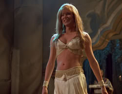 extant_XenaWarriorPrincess_2x11-HereSheComesMissAmphipolis_01069