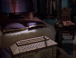 extant_XenaWarriorPrincess_2x11-HereSheComesMissAmphipolis_01171