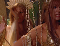 extant_XenaWarriorPrincess_2x11-HereSheComesMissAmphipolis_01575
